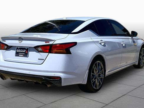 Used 2024 Nissan Altima 2.0 SR FWD image 13