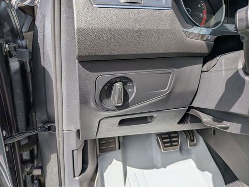 Used 2021 Volkswagen Tiguan SE R-Line w/ 3rd Row Seat Package image 17