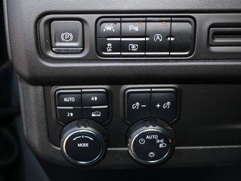 Used 2023 Chevrolet Tahoe LT w/ Luxury Package image 14