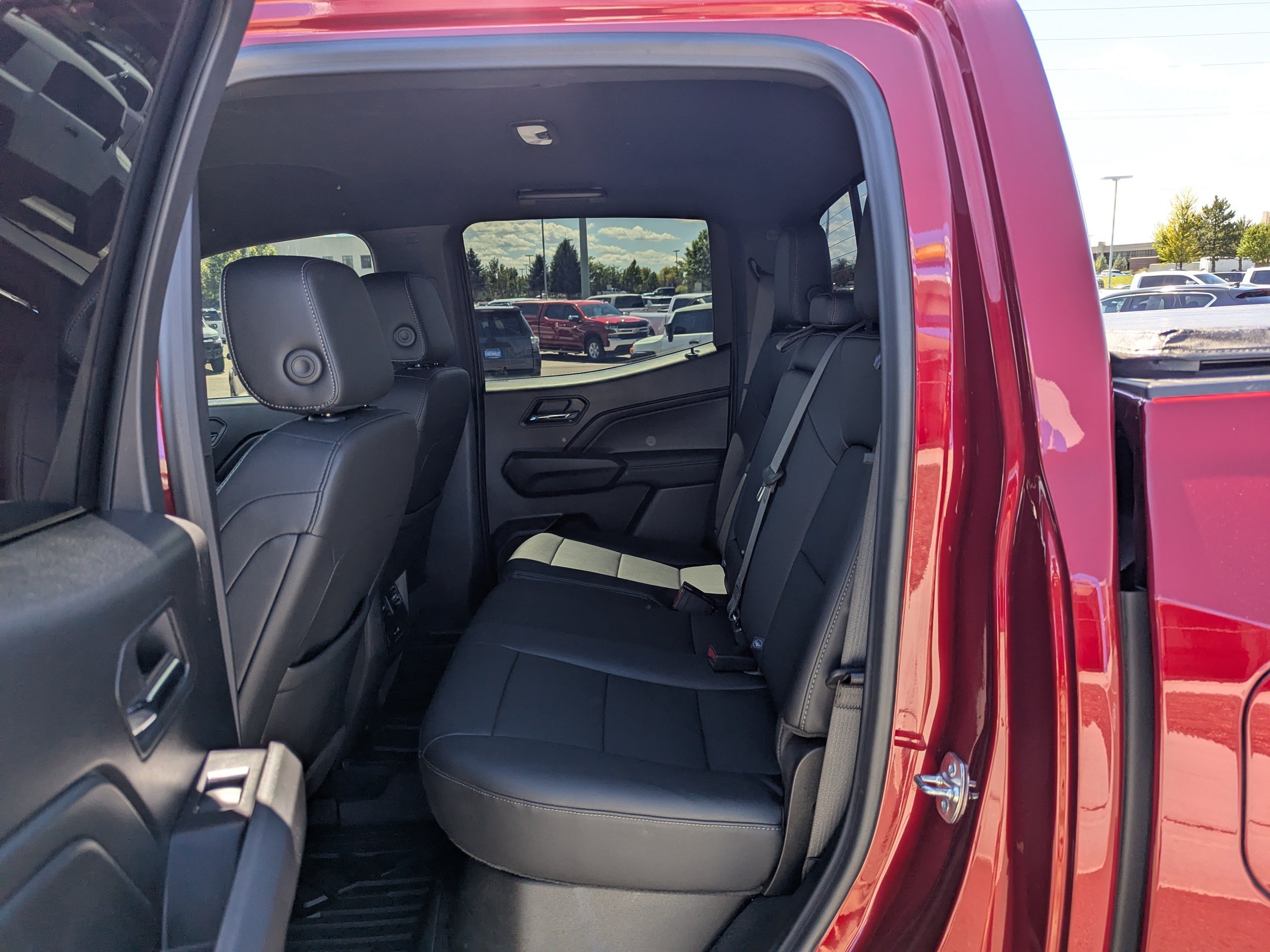 Used 2026 Chevrolet Colorado LT w/ LT Convenience Package AWD/4WD image 33