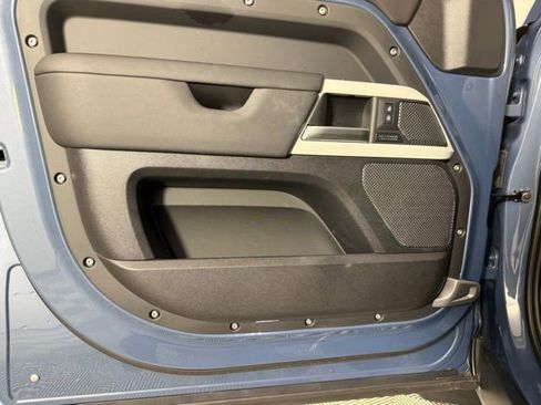 Used 2024 Land Rover Defender 110 X-Dynamic SE image 14