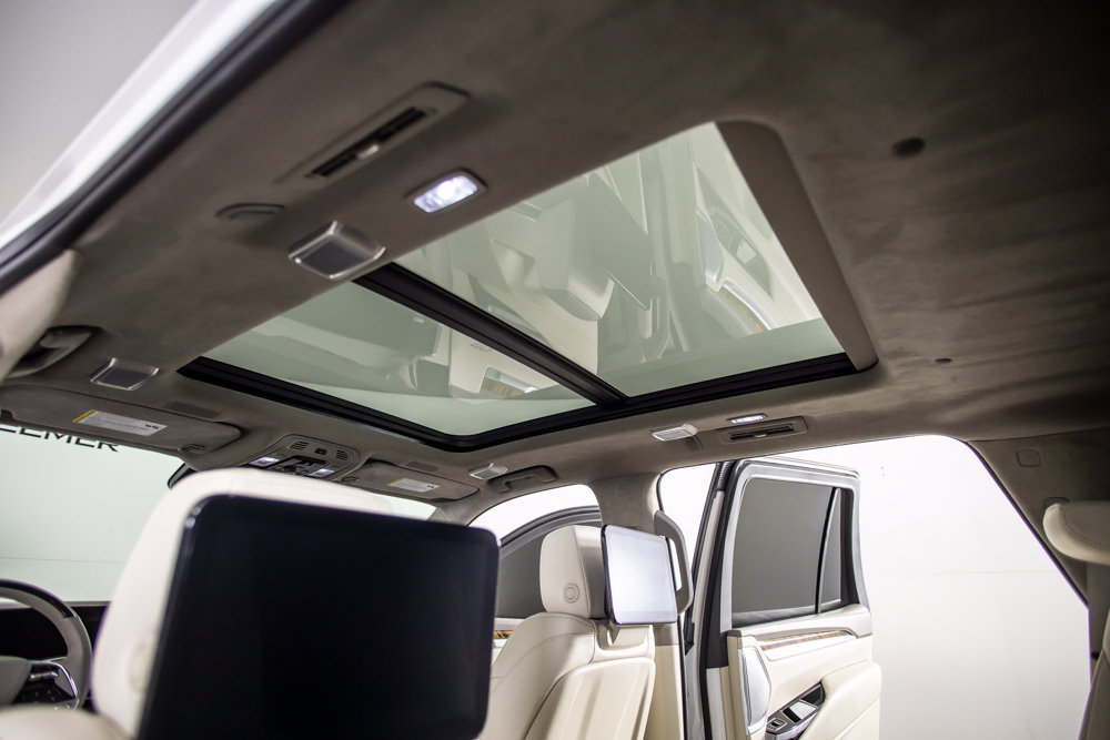Used 2025 Cadillac Escalade Premium Luxury Platinum w/ LPO, Floor Liner Package AWD/4WD image 26