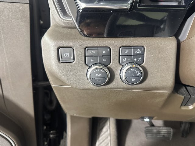 Used 2025 GMC Sierra 3500 SLT w/ SLT Premium Package AWD/4WD image 19