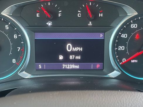 Used 2021 Chevrolet Traverse LT FWD image 27