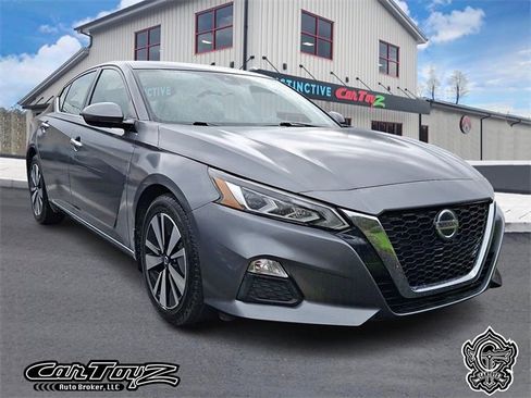Used 2021 Nissan Altima 2.5 SV image 1