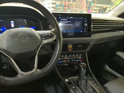 Used 2025 Volkswagen Jetta SE FWD image 13