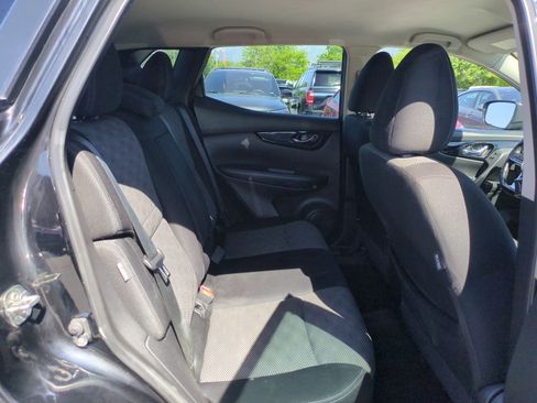 Used 2020 Nissan Rogue Sport SV w/ All-Weather Package AWD/4WD image 30