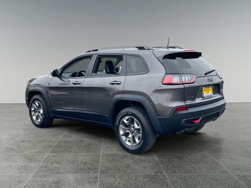 Used 2019 Jeep Cherokee Trailhawk w/ Comfort/Convenience Group AWD/4WD image 3