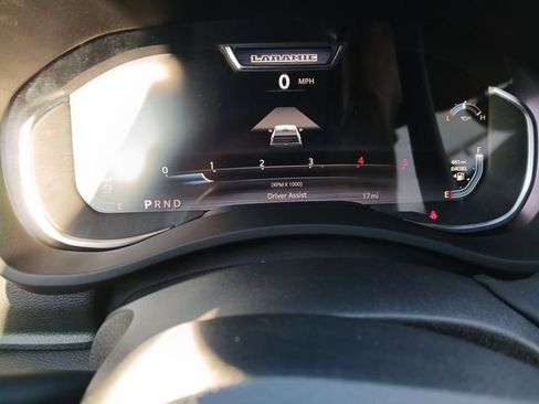 New 2025 RAM 2500 Laramie AWD/4WD image 13