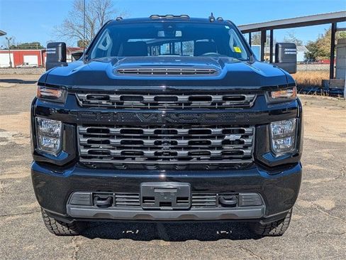 Used 2023 Chevrolet Silverado 2500 Custom w/ Custom Value Package image 9