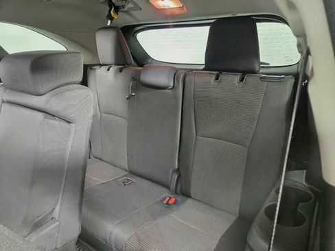 Used 2025 Toyota Highlander LE AWD/4WD image 20