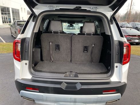 Used 2021 GMC Acadia SLT w/ LPO, Floor Liner Package image 14