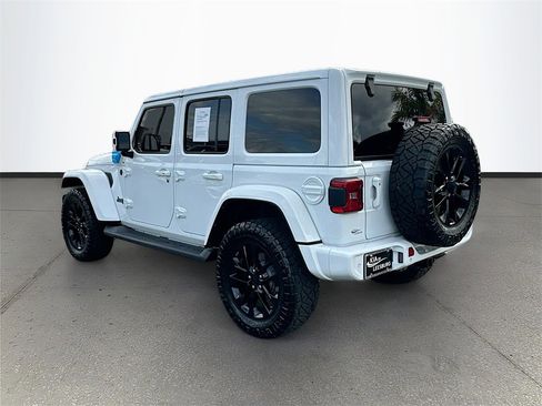 Used 2021 Jeep Wrangler Unlimited Sahara image 5