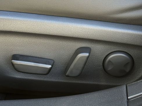 New 2026 MAZDA MAZDA3 Hatchback w/Premium Plus Pkg image 24