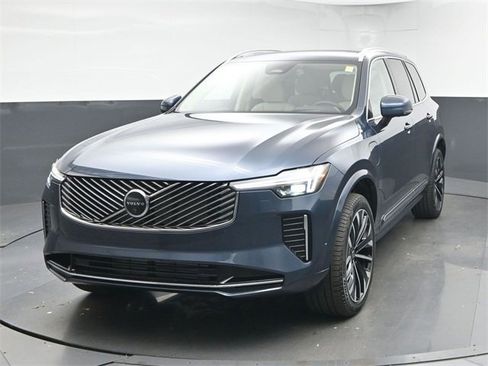 New 2026 Volvo XC90 T8 Ultra w/ Protection Package Premier image 3