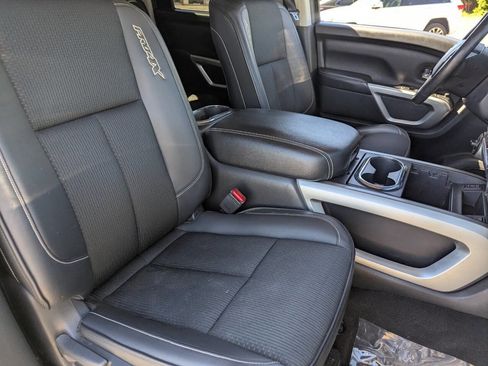 Used 2018 Nissan Titan PRO-4X image 10