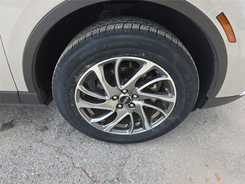 Used 2022 Lincoln Corsair Standard image 25