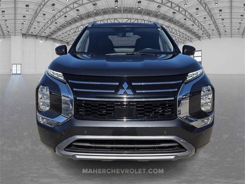 Used 2025 Mitsubishi Outlander SEL image 2