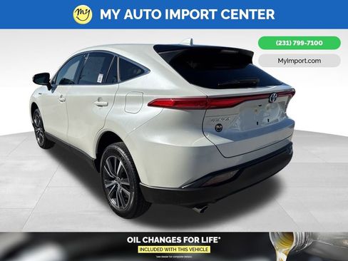 Used 2021 Toyota Venza LE image 5