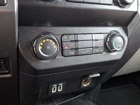 Used 2019 Ford F150 XLT w/ Equipment Group 302A Luxury AWD/4WD image 19