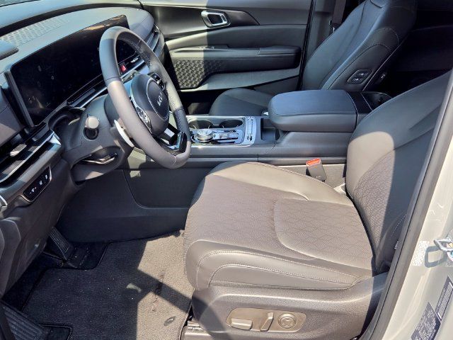 Certified 2026 Kia Carnival Hybrid FWD image 10