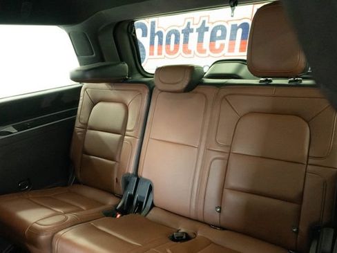 Used 2022 Lincoln Navigator Reserve AWD/4WD image 28