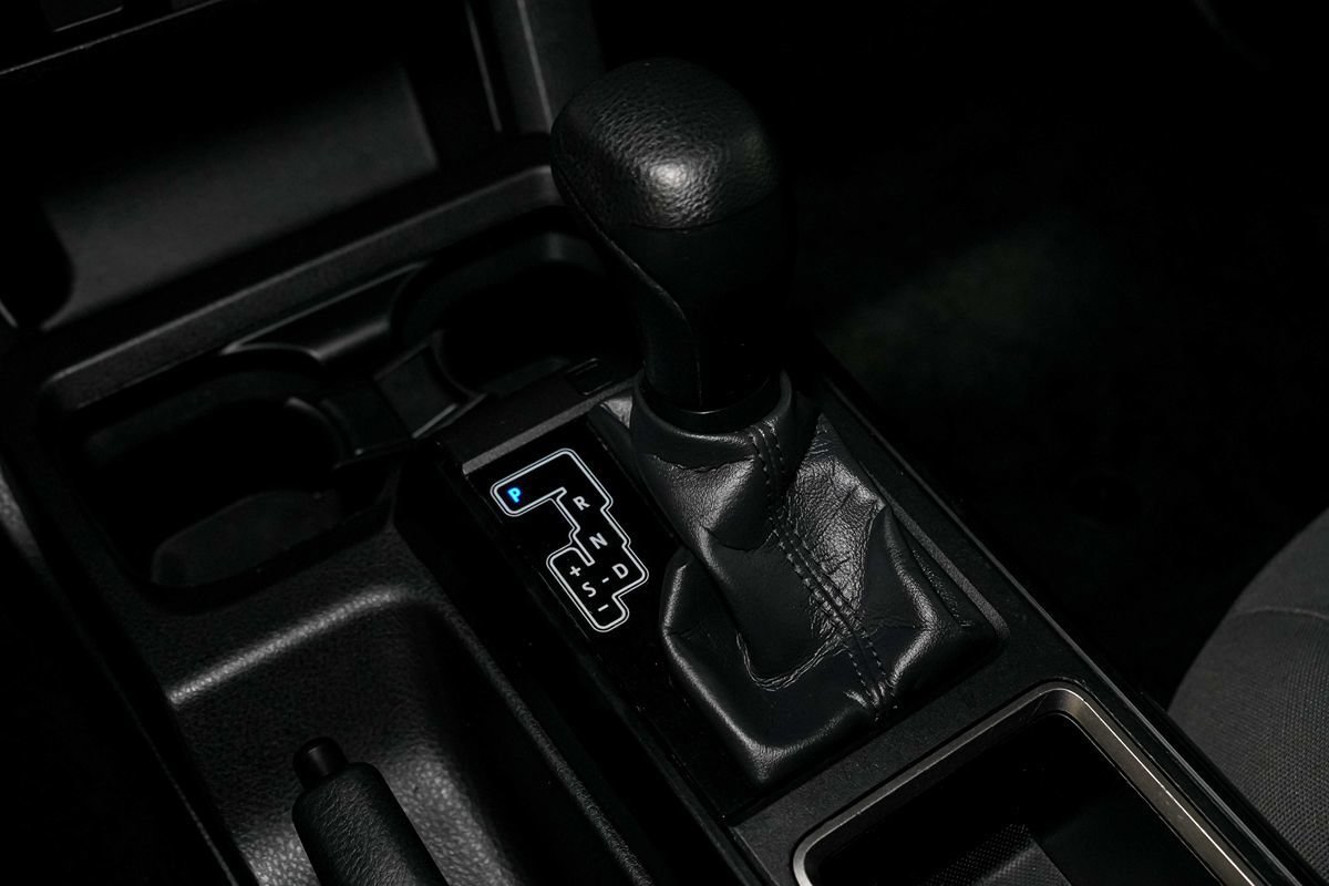 Used 2022 Toyota Tacoma SR RWD image 19
