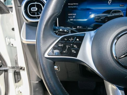 Used 2024 Mercedes-Benz GLC 300 image 26