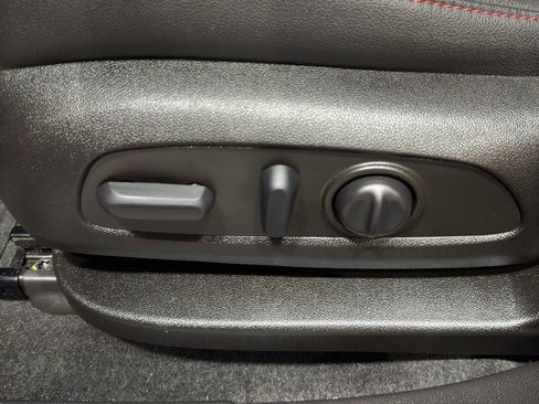 Used 2022 Chevrolet Blazer RS w/ Enhanced Convenience Package image 16