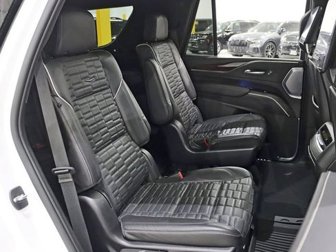 Used 2023 Cadillac Escalade Sport Platinum AWD/4WD image 34