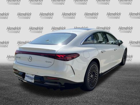 Used 2022 Mercedes-Benz EQS 580 4MATIC Sedan image 9