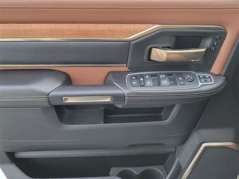 Used 2023 RAM 3500 Limited image 19