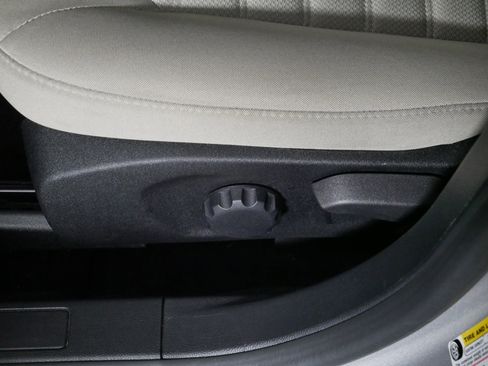 Used 2018 Ford Fusion S image 20