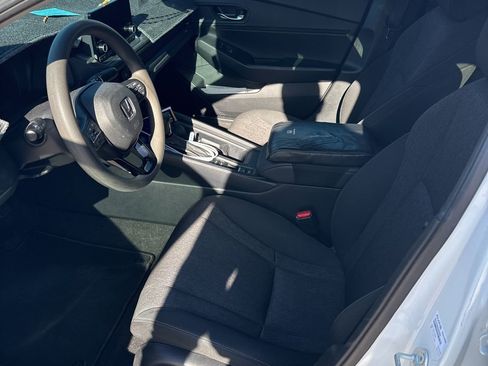 Used 2023 Honda Accord EX image 8