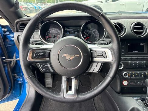Used 2017 Ford Mustang Coupe RWD image 17