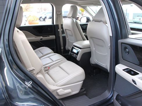 Used 2022 Lincoln Aviator Reserve image 32