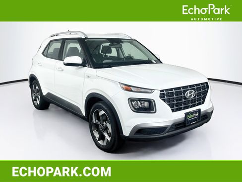 Used 2025 Hyundai Venue SEL FWD image 1