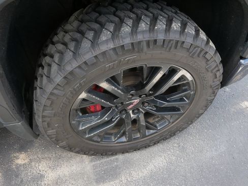 Used 2019 GMC Sierra 1500 AT4 w/ AT4 Premium Package AWD/4WD image 5