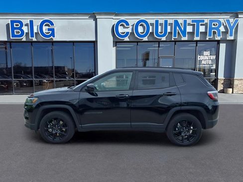 Used 2025 Jeep Compass Latitude w/ Altitude Special Edition AWD/4WD image 11