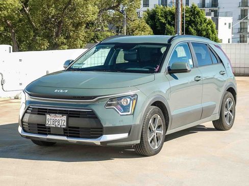 Used 2025 Kia Niro EX FWD image 3