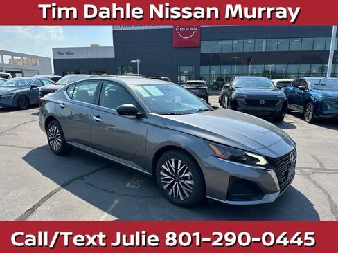 Used 2024 Nissan Altima 2.5 SV AWD/4WD image 1