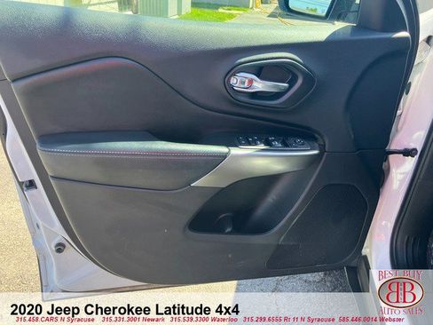 Used 2020 Jeep Cherokee Latitude Plus w/ Cold Weather Group AWD/4WD image 9