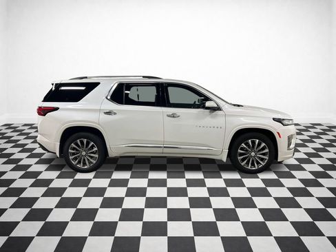 Certified 2022 Chevrolet Traverse Premier w/ LPO, Floor Liner Package AWD/4WD image 2