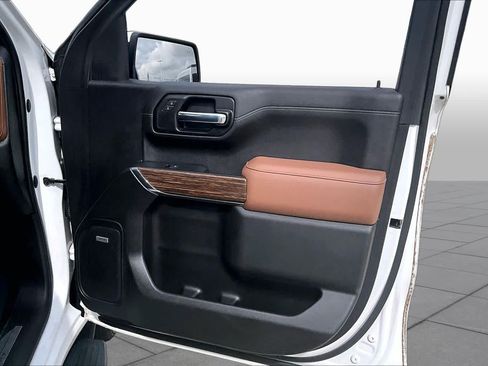 Used 2020 Chevrolet Silverado 1500 High Country AWD/4WD image 25