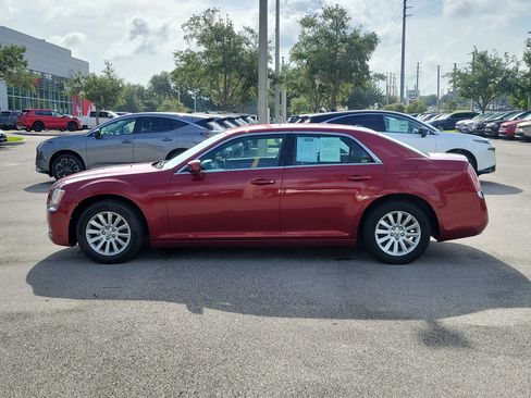 Used 2014 Chrysler 300 RWD image 9