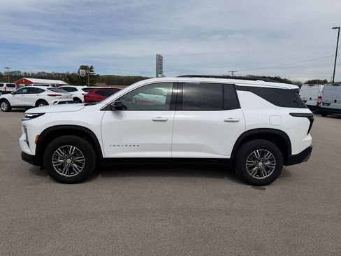 Used 2025 Chevrolet Traverse LT AWD/4WD image 8