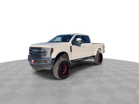 Used 2018 Ford F350 Lariat w/ Lariat Ultimate Package image 3