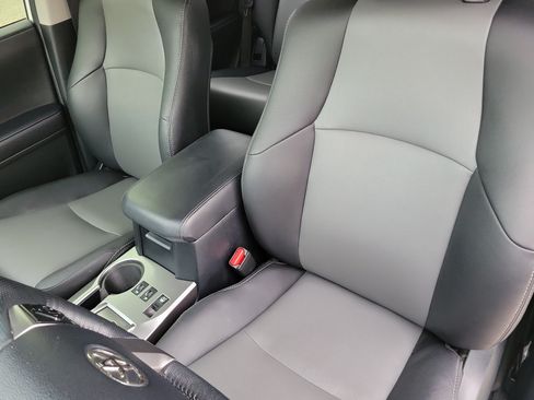 Used 2023 Toyota 4Runner SR5 Premium w/ Moonroof Package RWD image 11