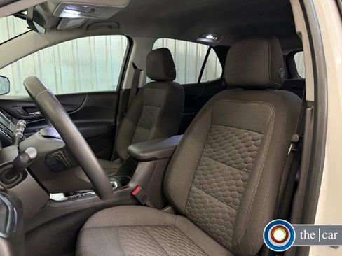 Used 2018 Chevrolet Equinox LT image 12