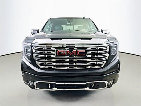 Used 2022 GMC Sierra 1500 Denali w/ Technology Package image 2